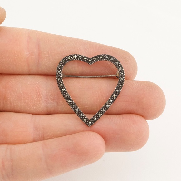 Vintage Sterling Silver Marcasite Heart Brooch Pin - Picture 4 of 4